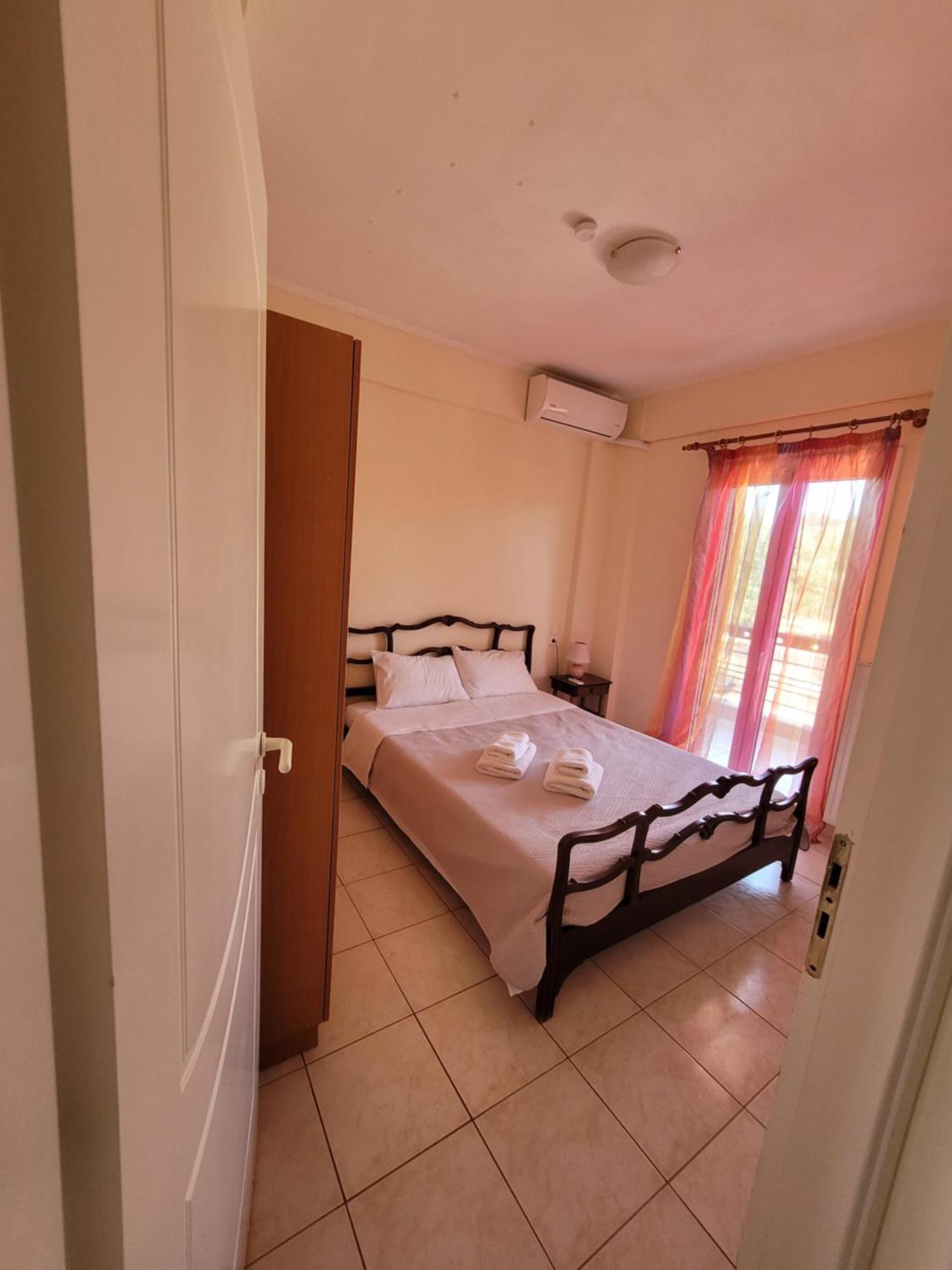 Ostria Seaside Apartments Patras Dış mekan fotoğraf